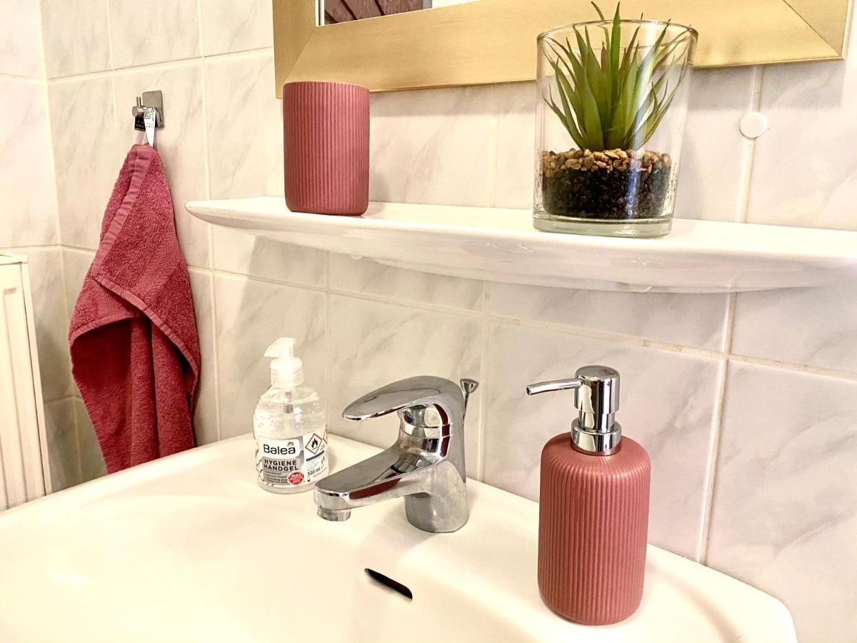 Cottbus-apartments - Red I Privat I Wifi I Kueche I Balkon *