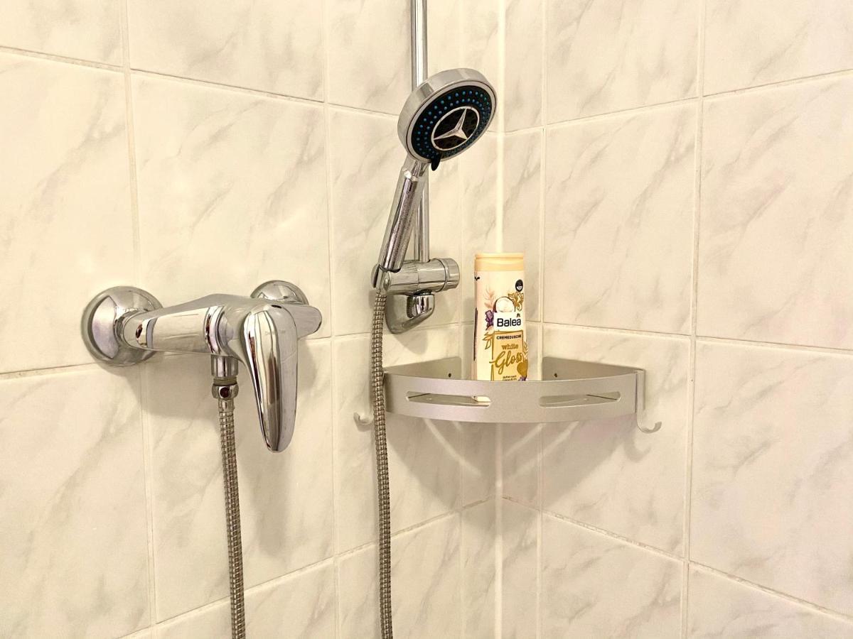 Apartamento Cottbus-apartments - Red I Privat I Wifi I Kueche I Balkon *